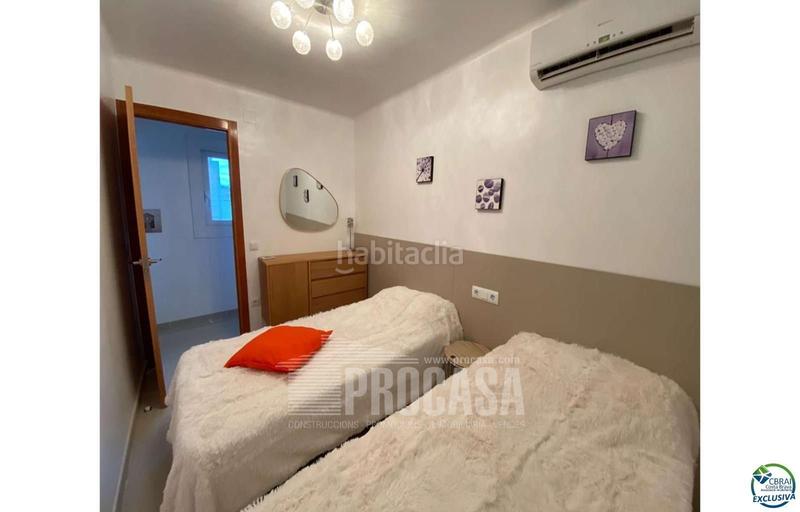 Foto 5dc4f6ce-2ad2-4f14-a66a-996f08fbecf1. Chalet avec parking piscine dans Cap Ras - Creus - Falconera Empuriabrava