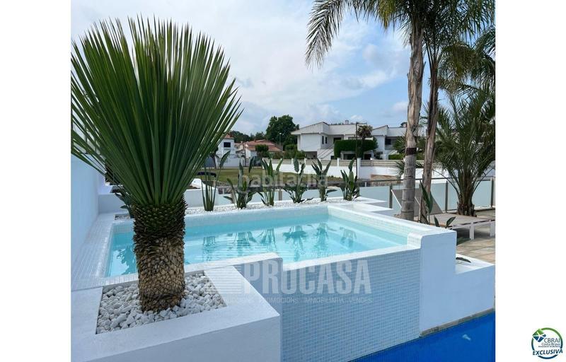 Foto 700abb98-3fb3-4ac4-9702-f23502ccc1e2. Chalet avec parking piscine dans Cap Ras - Creus - Falconera Empuriabrava