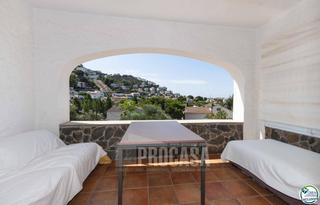 Pis  De la pedrera. Apartamento luminoso en una zona tranquila de roses
