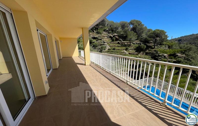 Foto a861590b-a837-4a5f-b037-f1114ea23e0d. Chalet preciosa casa con vistas al mar y a la piscina en Roses