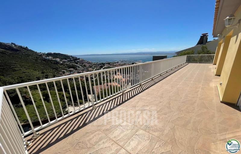 Foto aa962fe0-a606-4a18-bc20-50f233a7957d. Chalet preciosa casa con vistas al mar y a la piscina en Roses