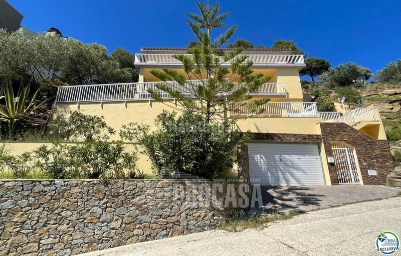 Foto b1075ffb-6931-43f0-ab0f-312e5f6ae2f8. Chalet preciosa casa con vistas al mar y a la piscina en Roses