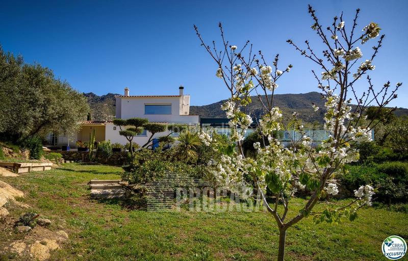 Foto 54edff3c-8c1f-475f-944a-926d6be206cd. Chalet magnífica villa reformada rodeada de naturaleza en Palau-saverdera