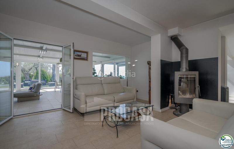 Foto a8471275-5d7b-48ed-81f3-fa37bcd91400. Chalet magnífica villa reformada rodeada de naturaleza en Palau-saverdera