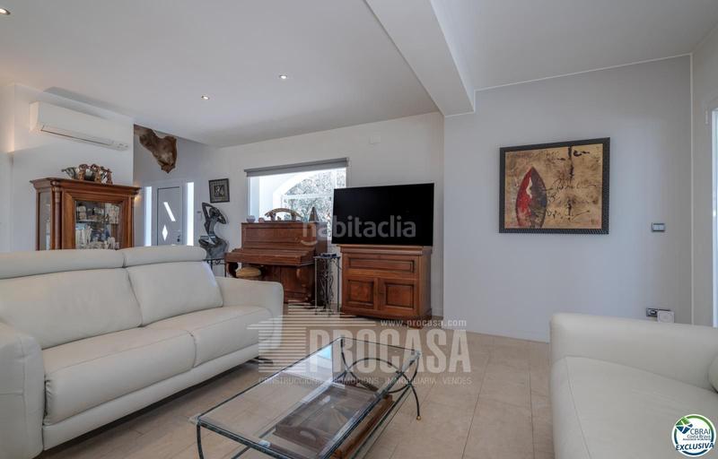 Foto cc7afbe2-5fe9-4a48-bbe6-d6138e6aee4d. Chalet magnífica villa reformada rodeada de naturaleza en Palau-saverdera