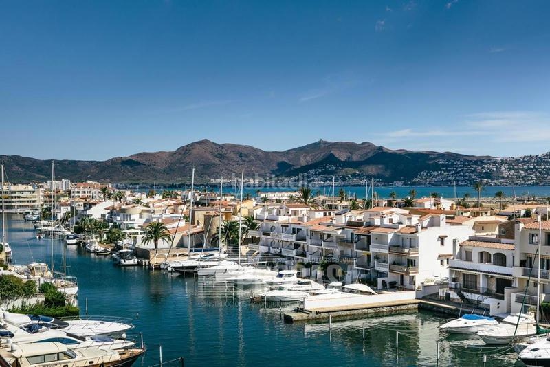 Foto f3b3ea5c-bbfe-41c1-a741-8c2331a0085f. Appartamento con parcheggio in Port Grec - Port Moxó Empuriabrava