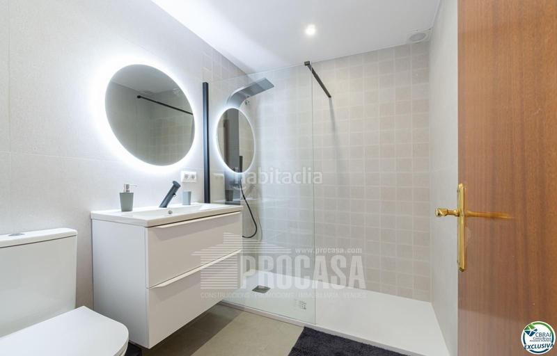 Foto 3d94e763-1a95-4e9a-92dd-4a262766b071. Casa adossada amb calefacció aparcament a Port Grec - Port Moxó Empuriabrava