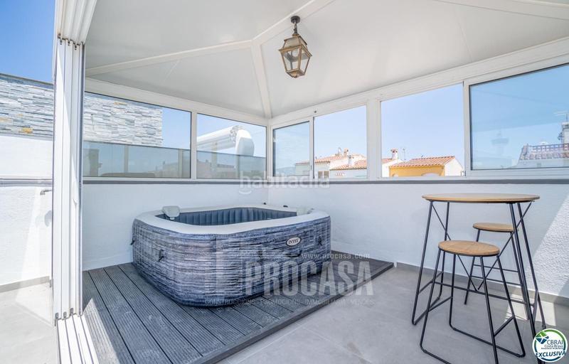 Foto 8c270bdd-6e8e-46d1-bb47-a031df4bdf16. Casa adossada amb calefacció aparcament a Port Grec - Port Moxó Empuriabrava