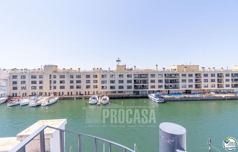 Foto f2c3e030-5707-4765-9ec8-28a00ff8a7b6. Casa adossada amb calefacció aparcament a Port Grec - Port Moxó Empuriabrava