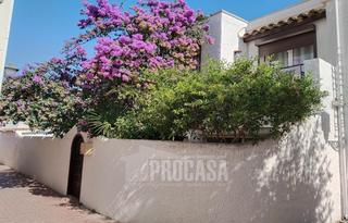 Xalet  Poblat tipic. Chalet al estilo andaluz en el centro de empuriabrava