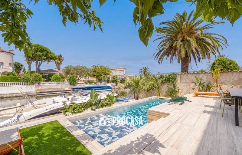 Foto df8d01ba-e437-4e19-967e-640556bcf6c5. Xalet amb calefacció aparcament piscina a Francolí - Freser - Noguera Empuriabrava