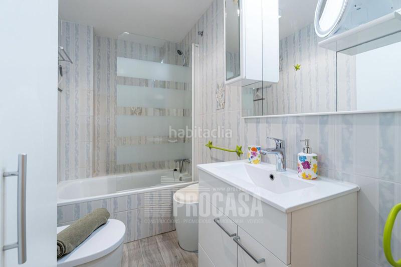 Foto 46196e6b-f1fb-4cdb-aa8d-ed61256eed86. Piso apartamento antes de los puentes,vistas al canal, amarre de 3,45 x 10m en Empuriabrava