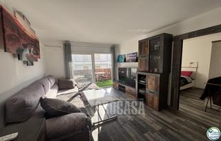 Piso  De la mare de déu de montserrat. Magnífico apartamento totalmente reformado en roses