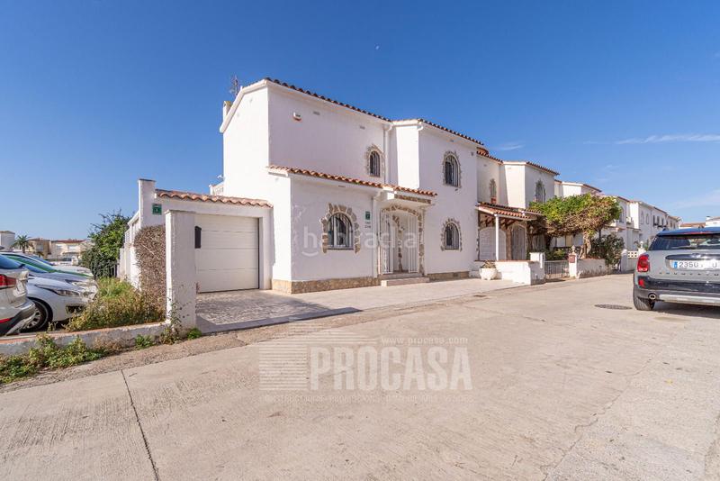 Foto 383d58a7-26be-45f9-832d-193277aa691a. Chalet con parcheggio piscina in Sant Maurici Empuriabrava
