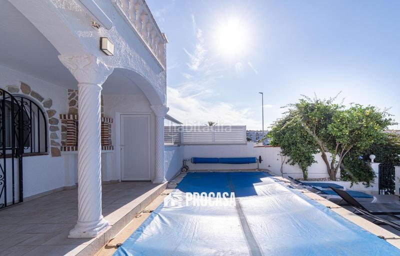 Foto 9fa675ab-23ae-47b7-9387-2b6b1fecf99d. Chalet con parcheggio piscina in Sant Maurici Empuriabrava