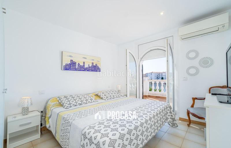 Foto bd5b2271-c690-4a55-8a0d-d460731d542f. Chalet con parcheggio piscina in Sant Maurici Empuriabrava
