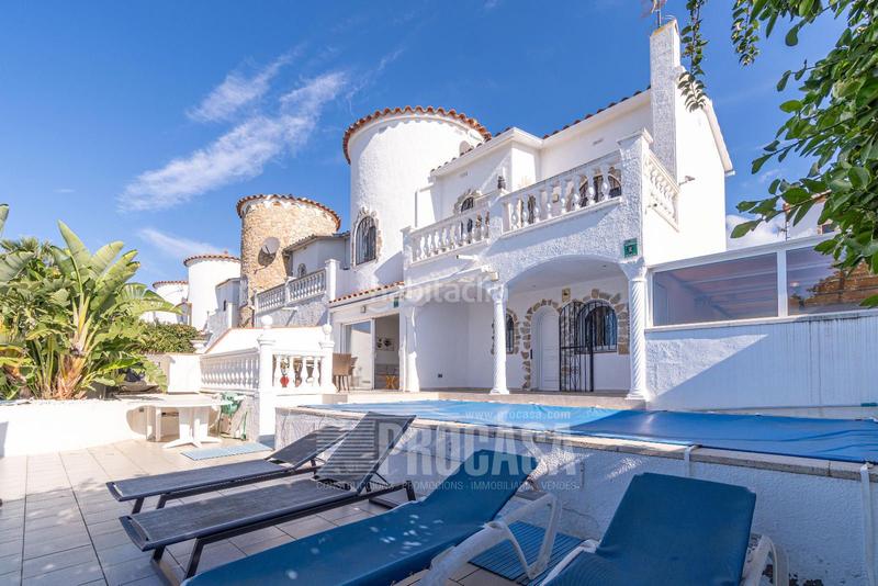 Foto faa2d6f4-08d2-4712-8128-87b3c0d715b7. Chalet con parcheggio piscina in Sant Maurici Empuriabrava
