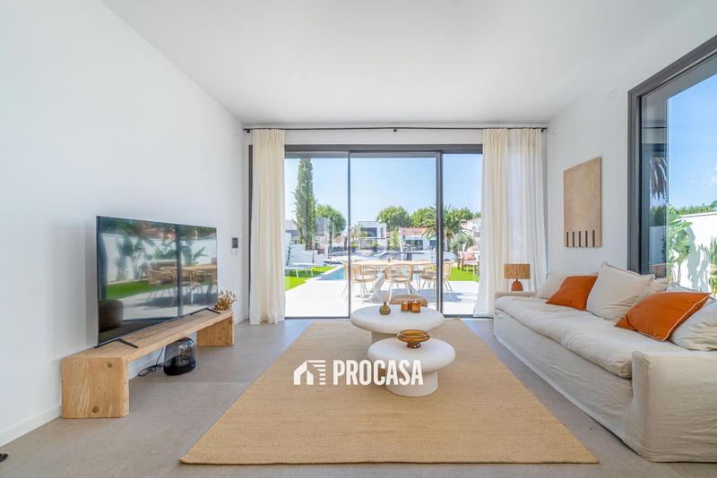 Foto 13f578b7-f479-402d-857c-407772662369. Chalet avec chauffage parking piscine dans Segre - Ebre - Ter Empuriabrava