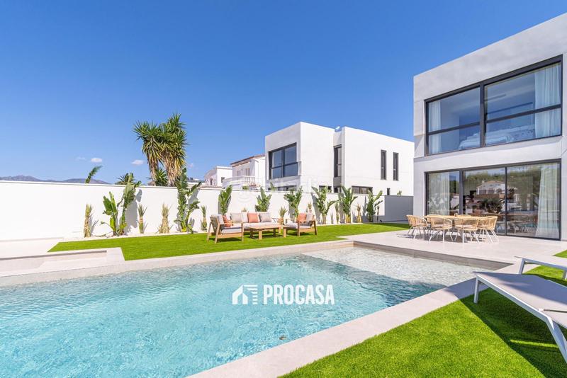 Foto 3cd3cad0-e904-48e3-a1f7-ef8a04055c68. Chalet avec chauffage parking piscine dans Segre - Ebre - Ter Empuriabrava