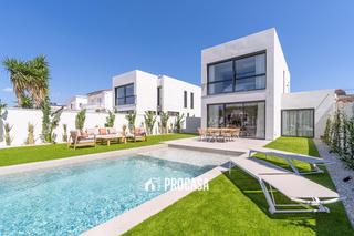 Xalet  Segre. Casa de nueva construcción al canal ancho , empuriabrava