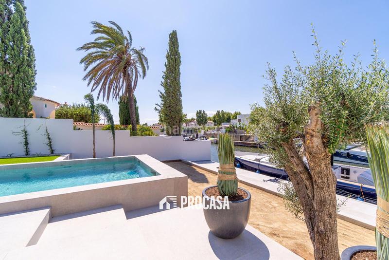 Foto af0dacc7-5950-4023-af15-23794bff10de. Chalet avec chauffage parking piscine dans Segre - Ebre - Ter Empuriabrava