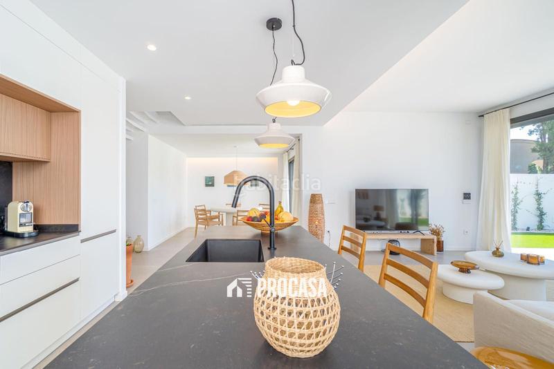 Foto fbd867b2-360b-41bd-b898-b9f965a71469. Chalet avec chauffage parking piscine dans Segre - Ebre - Ter Empuriabrava