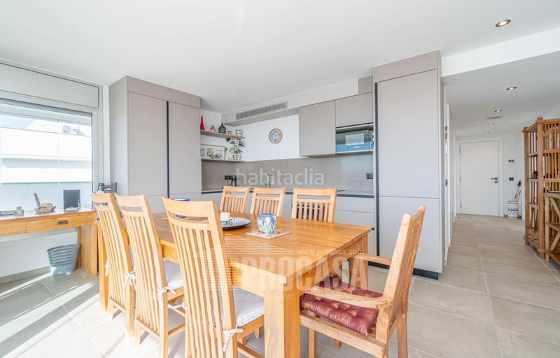 Foto 8b98bd2a-69ed-4068-802e-1503aeda080e. Attique avec chauffage parking piscine dans Santa Margarida Roses