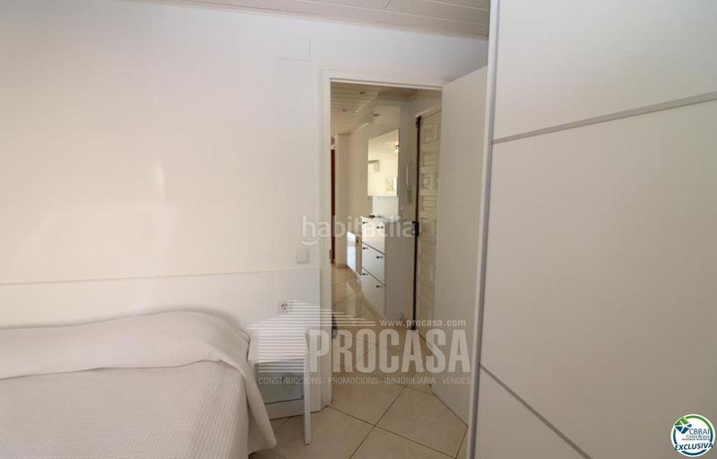 Foto c1cee1dc-3dd3-491c-97bc-cdbe7d26c965. Piso encantador apartamento en venta con vistas al canal en Empuriabrava