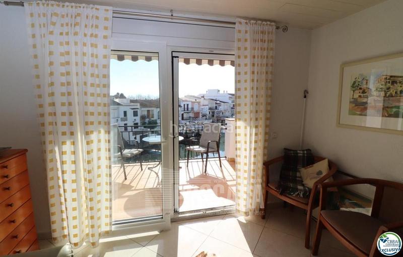 Foto e53e3b7b-30e2-426d-a853-1313631cc045. Piso encantador apartamento en venta con vistas al canal en Empuriabrava