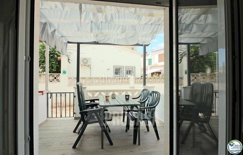 Foto ad335a6a-84b4-41be-8c71-7974c131436b. Chalet encantadora casa renovada en 2024, en Sant Maurici Empuriabrava