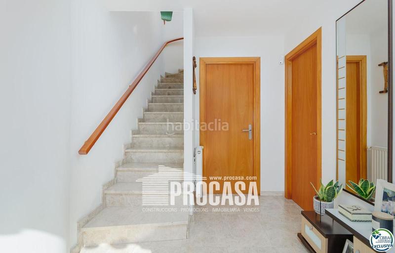 Foto 10607de9-d0e0-4f59-a159-bc767256473a. Casa adossada amb calefacció aparcament piscina a Empuriabrava