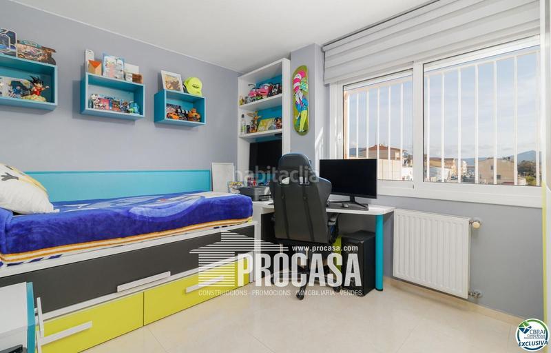 Foto a65883e2-4812-4ceb-9db8-f55b70dc9295. Casa adossada amb calefacció aparcament piscina a Empuriabrava