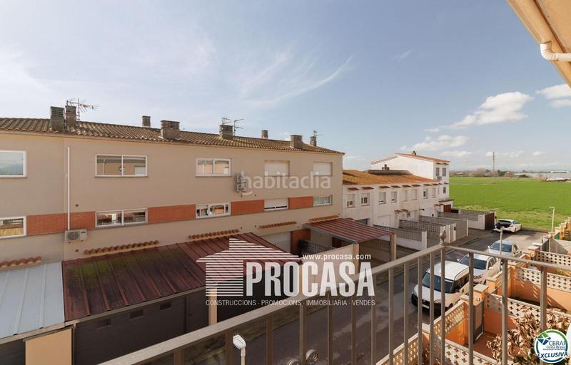 Foto c134cba5-713a-4759-ab89-5eb2196d6490. Casa adossada amb calefacció aparcament piscina a Empuriabrava