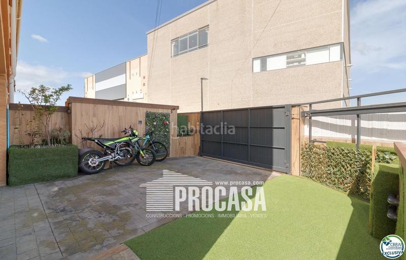 Foto e1582807-a892-499d-ace0-a356644a04ca. Casa adossada amb calefacció aparcament piscina a Empuriabrava