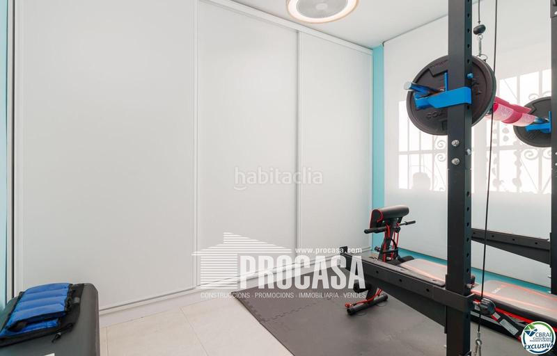 Foto e456aec6-7c56-4796-9545-82a2d3451720. Casa adossada amb calefacció aparcament piscina a Empuriabrava