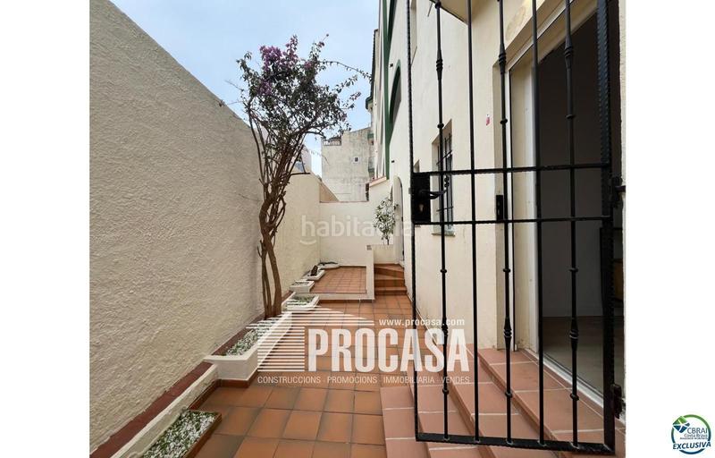Foto 0a0a16ef-8df2-40b8-a123-87912da4cd59. Piso apartamento de 2 habitaciones totalmente reformado en pleno centro en Empuriabrava