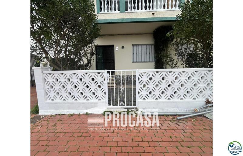 Foto 1ee37711-a098-492f-8895-dfaf278e52a7. Piso apartamento de 2 habitaciones totalmente reformado en pleno centro en Empuriabrava