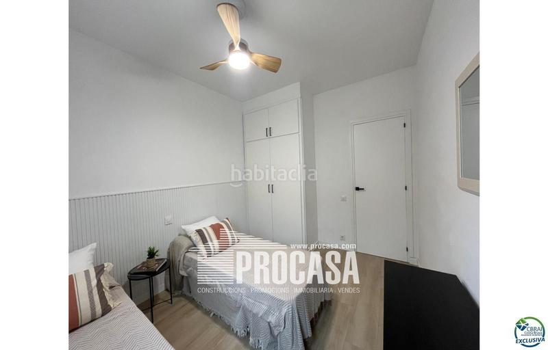 Foto aa1ce09c-37b2-456e-b91c-3a6507b60bb0. Piso apartamento de 2 habitaciones totalmente reformado en pleno centro en Empuriabrava