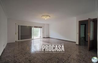 Piso  Puigrom. Apartamento amplio céntrico y a 250 m de la playa