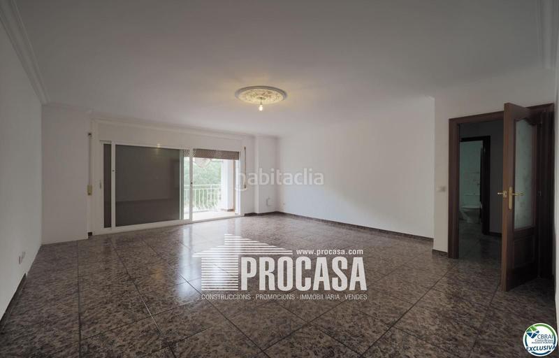Foto 6fe1a6ba-00a6-437e-8379-7063959d0c27. Piso apartamento amplio céntrico y a 250 m de la playa en Roses