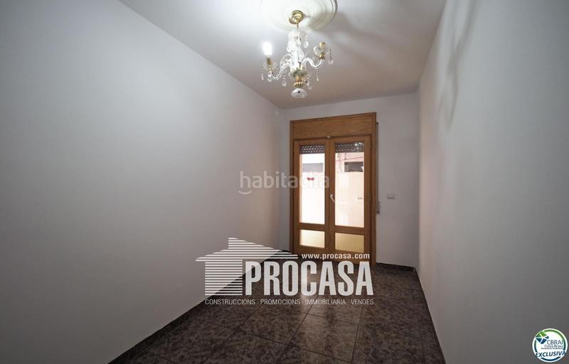 Foto 9b8967ce-f2ae-4b36-bf52-2ac5a198e689. Piso apartamento amplio céntrico y a 250 m de la playa en Roses