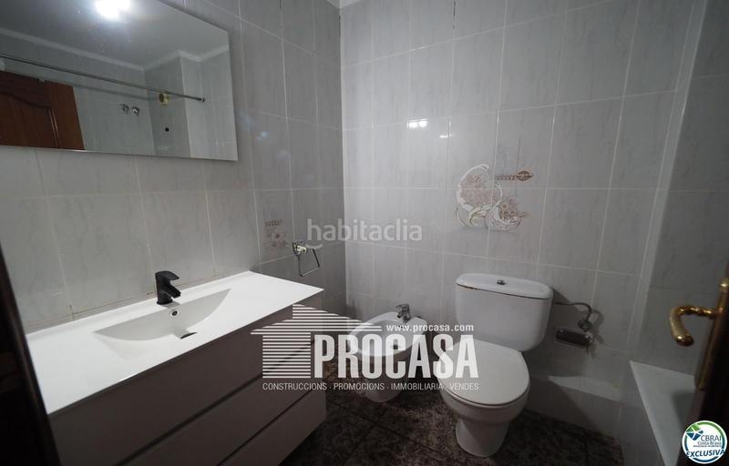 Foto ab8100ce-00cc-4ade-963e-6781c4d7580d. Piso apartamento amplio céntrico y a 250 m de la playa en Roses
