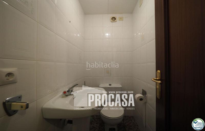 Foto ec41f7ba-984e-4e86-a807-b3d36836e7da. Piso apartamento amplio céntrico y a 250 m de la playa en Roses