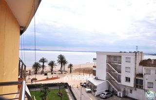 Etagenwohnung  Maritimo. Ático en 1º línea con solárium, preciosas vistas y licencia turí
