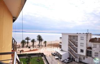 Pis  Maritimo. Ático en 1 línea con solárium, preciosas vistas y licencia turís