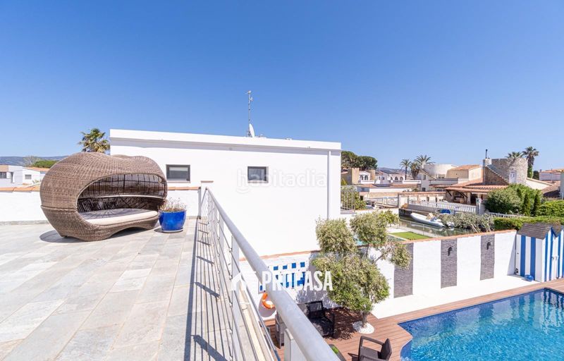 Foto 6d8036e0-f930-409b-860e-4aa911a3797c. Xalet amb calefacció aparcament piscina a Cap Ras - Creus - Falconera Empuriabrava