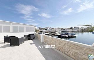Xalet  Tordera. Casa con magníficas vistas y amarre en empuriabrava