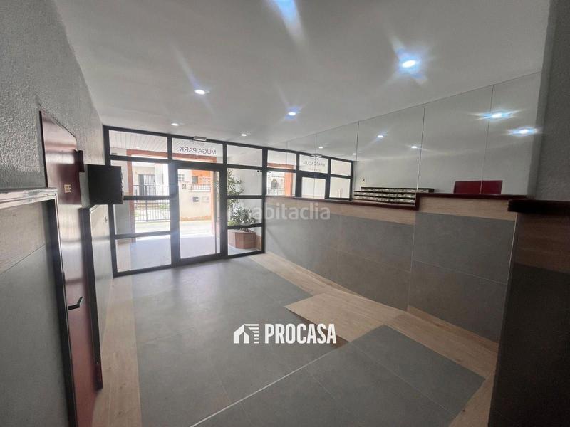 Foto 2e213358-fc1b-4b6e-aa46-86973bd59113. Piso acogedor estudio con terraza privada y vistas panorámicas al mar en Empuriabrava
