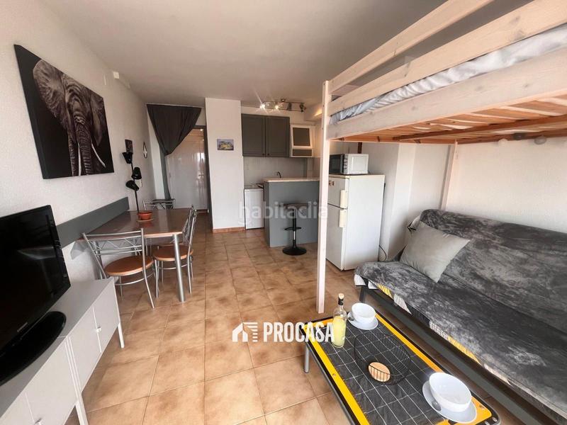 Foto f20ddffc-43ff-4fd6-bc32-8b0da6b87b1d. Piso acogedor estudio con terraza privada y vistas panorámicas al mar en Empuriabrava