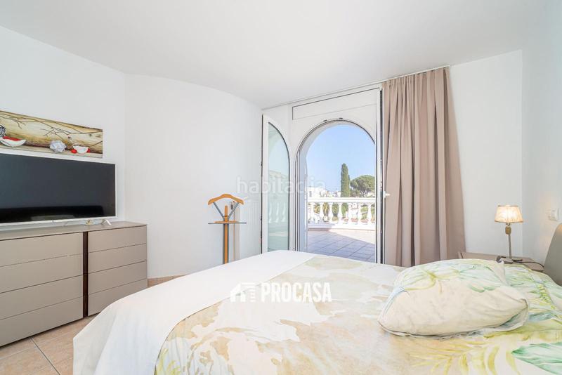 Foto 0b9ebabb-c85a-4de9-8b81-ed45cc168ba4. Chalet villa de lujo con amarre privado y piscina tu refugio mediterráneo! en Empuriabrava